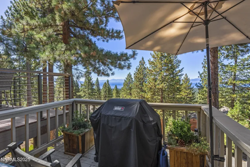 400 Fairview, Incline Village, Nevada 89451, 3 Bedrooms Bedrooms, ,2 BathroomsBathrooms,Residential,Residential,Fairview,250056319