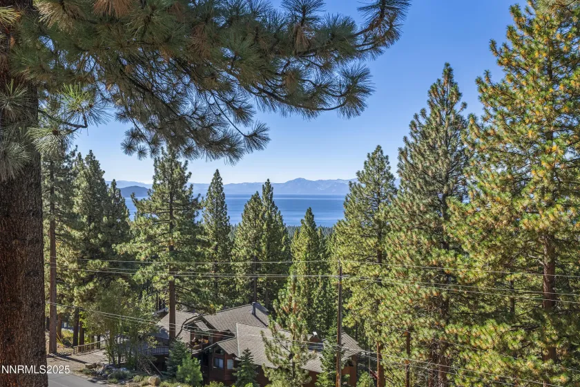 400 Fairview, Incline Village, Nevada 89451, 3 Bedrooms Bedrooms, ,2 BathroomsBathrooms,Residential,Residential,Fairview,250056319