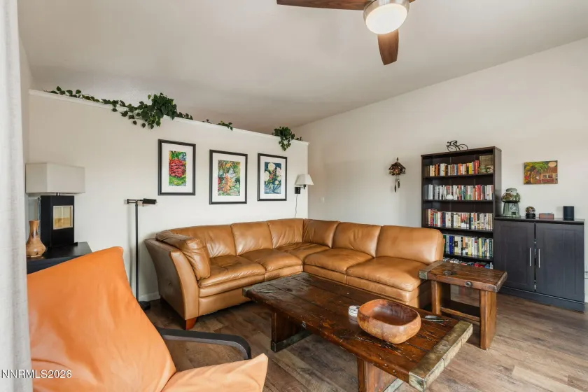 7257 Raphael, Sun Valley, Nevada 89433, 3 Bedrooms Bedrooms, ,2 BathroomsBathrooms,Residential,Residential,Raphael,260002220