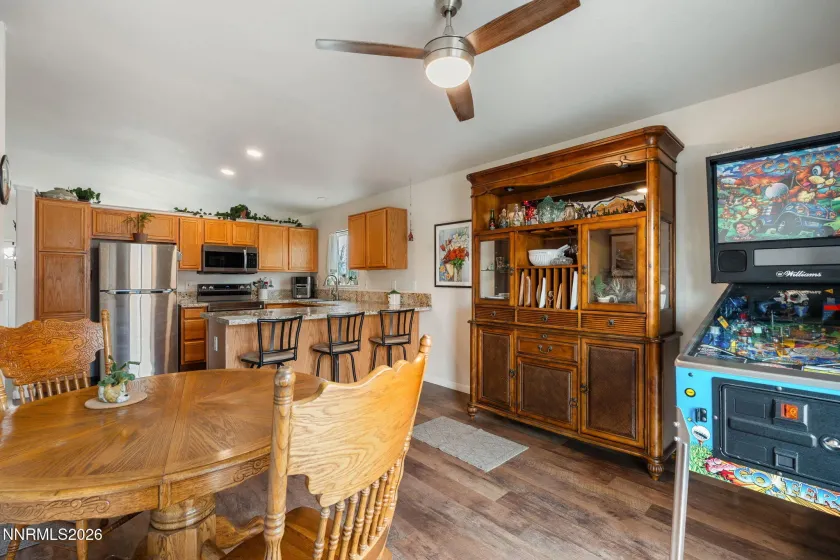 7257 Raphael, Sun Valley, Nevada 89433, 3 Bedrooms Bedrooms, ,2 BathroomsBathrooms,Residential,Residential,Raphael,260002220