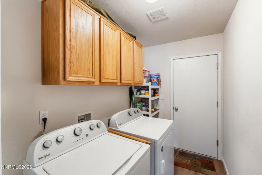 7257 Raphael, Sun Valley, Nevada 89433, 3 Bedrooms Bedrooms, ,2 BathroomsBathrooms,Residential,Residential,Raphael,260002220