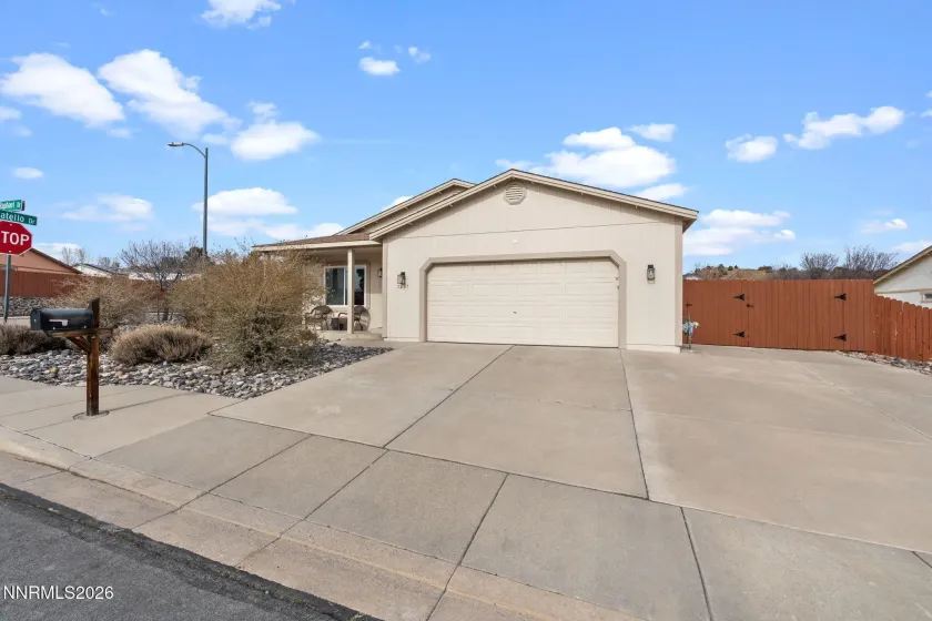 7257 Raphael, Sun Valley, Nevada 89433, 3 Bedrooms Bedrooms, ,2 BathroomsBathrooms,Residential,Residential,Raphael,260002220