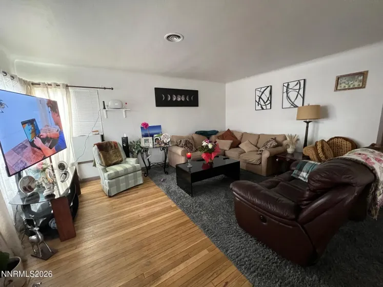 316 Prater, Sparks, Nevada 89431, 3 Bedrooms Bedrooms, ,2 BathroomsBathrooms,Residential,Residential,Prater,260002221