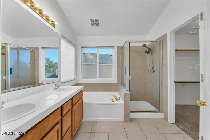 7655 Los Lagos, Sparks, Nevada 89436, 3 Bedrooms Bedrooms, ,3 BathroomsBathrooms,Residential,Residential,Los Lagos,260002235