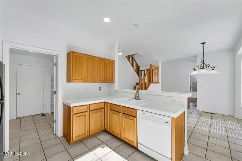 7655 Los Lagos, Sparks, Nevada 89436, 3 Bedrooms Bedrooms, ,3 BathroomsBathrooms,Residential,Residential,Los Lagos,260002235