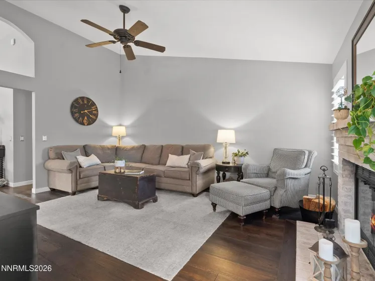 1164 Mayflower, Reno, Nevada 89509, 3 Bedrooms Bedrooms, ,2 BathroomsBathrooms,Residential,Residential,Mayflower,260002236