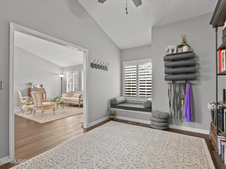 1164 Mayflower, Reno, Nevada 89509, 3 Bedrooms Bedrooms, ,2 BathroomsBathrooms,Residential,Residential,Mayflower,260002236