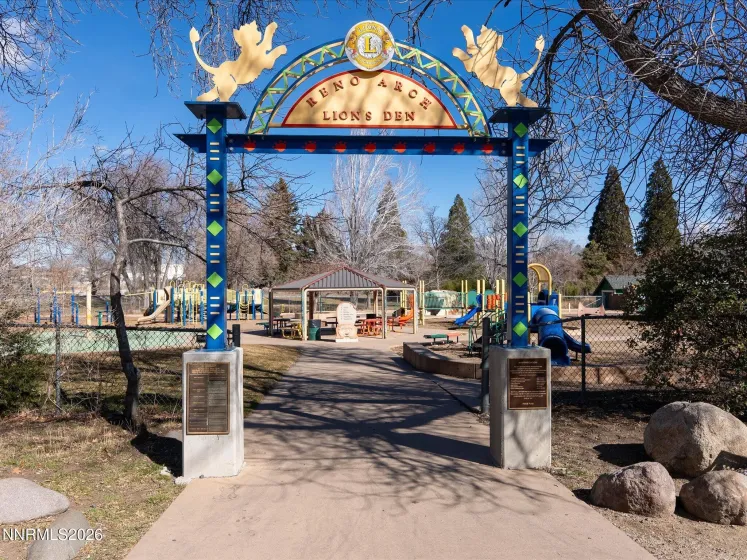 1164 Mayflower, Reno, Nevada 89509, 3 Bedrooms Bedrooms, ,2 BathroomsBathrooms,Residential,Residential,Mayflower,260002236