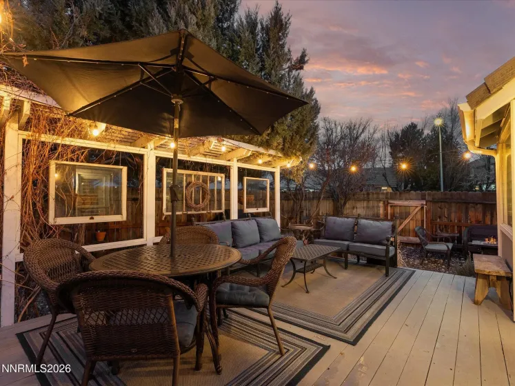 1164 Mayflower, Reno, Nevada 89509, 3 Bedrooms Bedrooms, ,2 BathroomsBathrooms,Residential,Residential,Mayflower,260002236