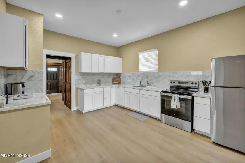 33 8th, Reno, Nevada 89503, 3 Bedrooms Bedrooms, ,2 BathroomsBathrooms,Residential Lease,Manufactured,8th,260002245