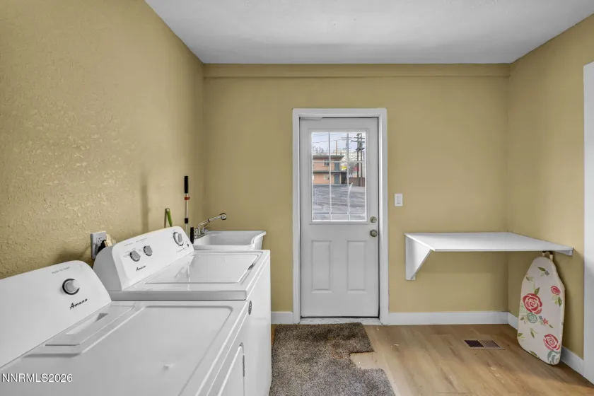 33 8th, Reno, Nevada 89503, 3 Bedrooms Bedrooms, ,2 BathroomsBathrooms,Residential Lease,Manufactured,8th,260002245