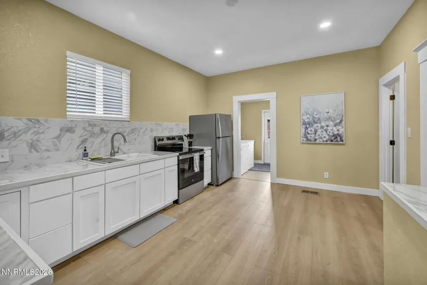 33 8th, Reno, Nevada 89503, 3 Bedrooms Bedrooms, ,2 BathroomsBathrooms,Residential Lease,Manufactured,8th,260002245