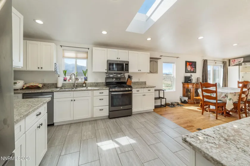 73 Rainbow, Dayton, Nevada 89403, 4 Bedrooms Bedrooms, ,2 BathroomsBathrooms,Residential,Residential,Rainbow,260002246