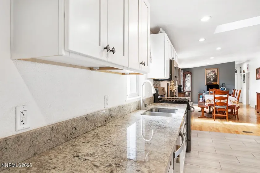 73 Rainbow, Dayton, Nevada 89403, 4 Bedrooms Bedrooms, ,2 BathroomsBathrooms,Residential,Residential,Rainbow,260002246