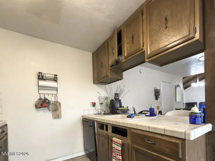 6 Castle, Carson City, Nevada 89706, 3 Bedrooms Bedrooms, ,2 BathroomsBathrooms,Residential,Residential,Castle,260002233