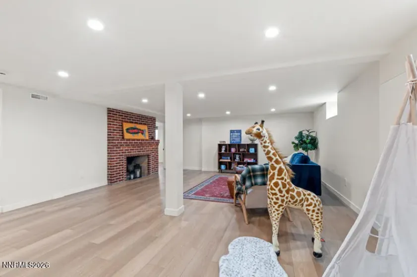 1295 Mark Twain, Reno, Nevada 89509, 4 Bedrooms Bedrooms, ,4 BathroomsBathrooms,Residential,Residential,Mark Twain,260002263