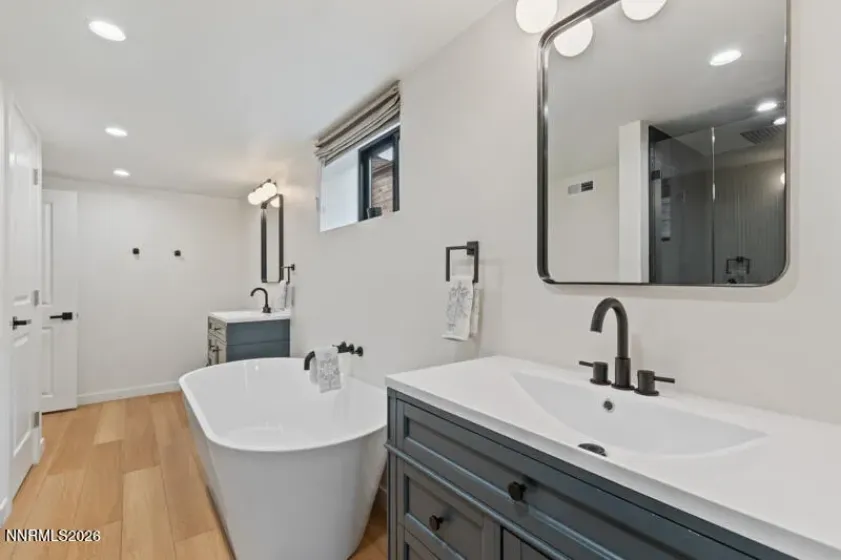 1295 Mark Twain, Reno, Nevada 89509, 4 Bedrooms Bedrooms, ,4 BathroomsBathrooms,Residential,Residential,Mark Twain,260002263