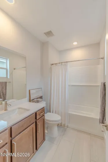 Downstairs bedroom ensuite