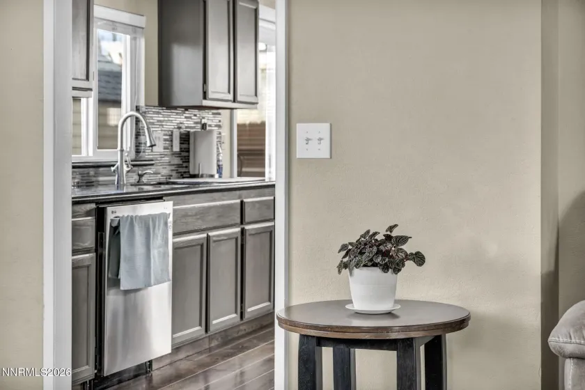 2140 Burnside, Sparks, Nevada 89434, 3 Bedrooms Bedrooms, ,3 BathroomsBathrooms,Residential,Residential,Burnside,260002275