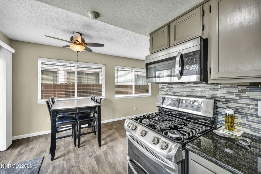 2140 Burnside, Sparks, Nevada 89434, 3 Bedrooms Bedrooms, ,3 BathroomsBathrooms,Residential,Residential,Burnside,260002275