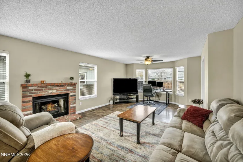 2140 Burnside, Sparks, Nevada 89434, 3 Bedrooms Bedrooms, ,3 BathroomsBathrooms,Residential,Residential,Burnside,260002275