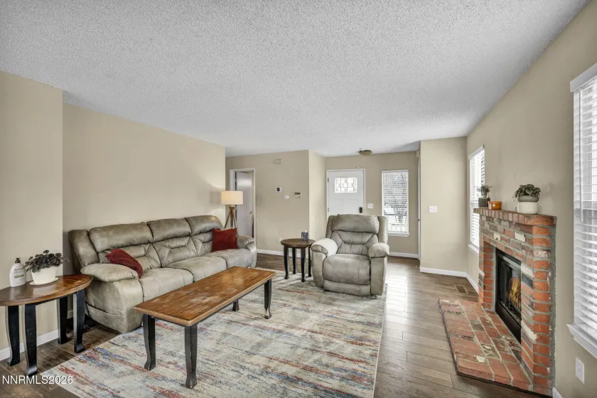 2140 Burnside, Sparks, Nevada 89434, 3 Bedrooms Bedrooms, ,3 BathroomsBathrooms,Residential,Residential,Burnside,260002275