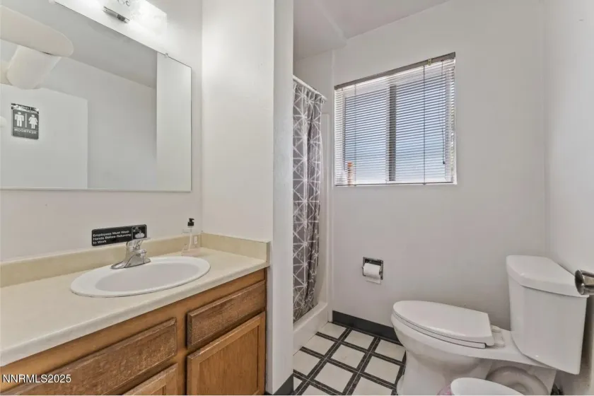 Upper Level Full Bathroom