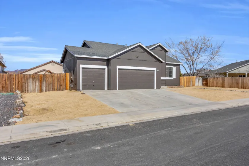 1982 Rawles, Fernley, Nevada 89408, 4 Bedrooms Bedrooms, ,2 BathroomsBathrooms,Residential,Residential,Rawles,260002297