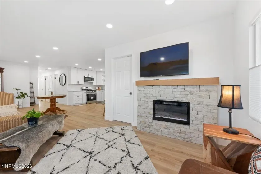 384 Loster, Sun Valley, Nevada 89433, 3 Bedrooms Bedrooms, ,2 BathroomsBathrooms,Residential,Residential,Loster,260002302