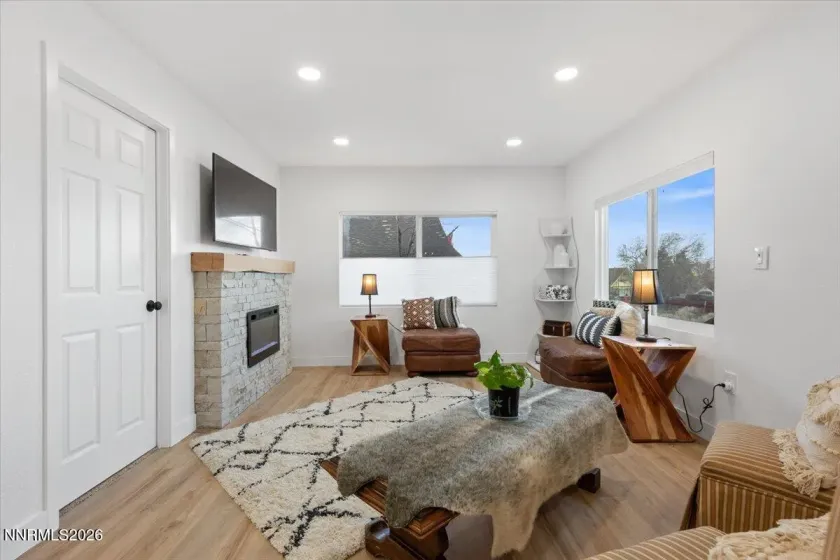 384 Loster, Sun Valley, Nevada 89433, 3 Bedrooms Bedrooms, ,2 BathroomsBathrooms,Residential,Residential,Loster,260002302