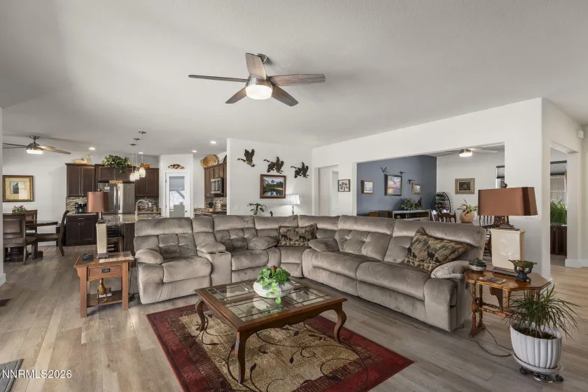 404 Chianti, Dayton, Nevada 89403, 3 Bedrooms Bedrooms, ,2 BathroomsBathrooms,Residential,Residential,Chianti,260002303