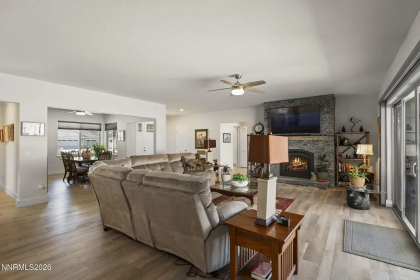 404 Chianti, Dayton, Nevada 89403, 3 Bedrooms Bedrooms, ,2 BathroomsBathrooms,Residential,Residential,Chianti,260002303