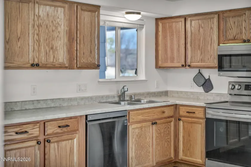 2945 Santa Ana, Reno, Nevada 89502, 3 Bedrooms Bedrooms, ,2 BathroomsBathrooms,Residential,Residential,Santa Ana,260002310