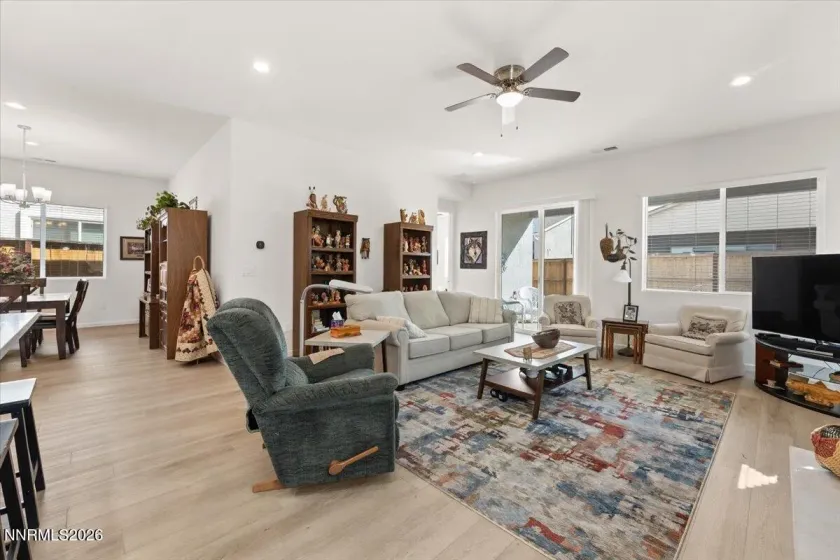 2305 Jagged Peak, Sparks, Nevada 89436, 2 Bedrooms Bedrooms, ,2 BathroomsBathrooms,Residential,Residential,Jagged Peak,260002311