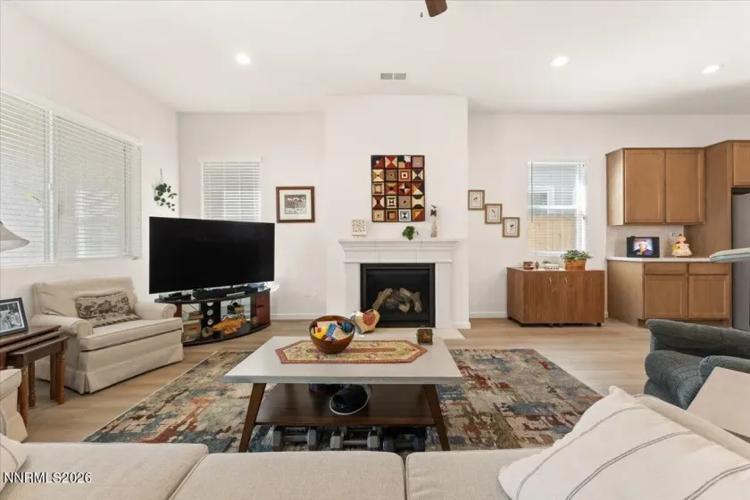 2305 Jagged Peak, Sparks, Nevada 89436, 2 Bedrooms Bedrooms, ,2 BathroomsBathrooms,Residential,Residential,Jagged Peak,260002311