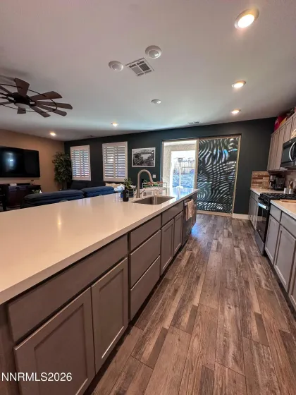 2352 Millville, Sparks, Nevada 89441, 4 Bedrooms Bedrooms, ,3 BathroomsBathrooms,Residential,Residential,Millville,260002314