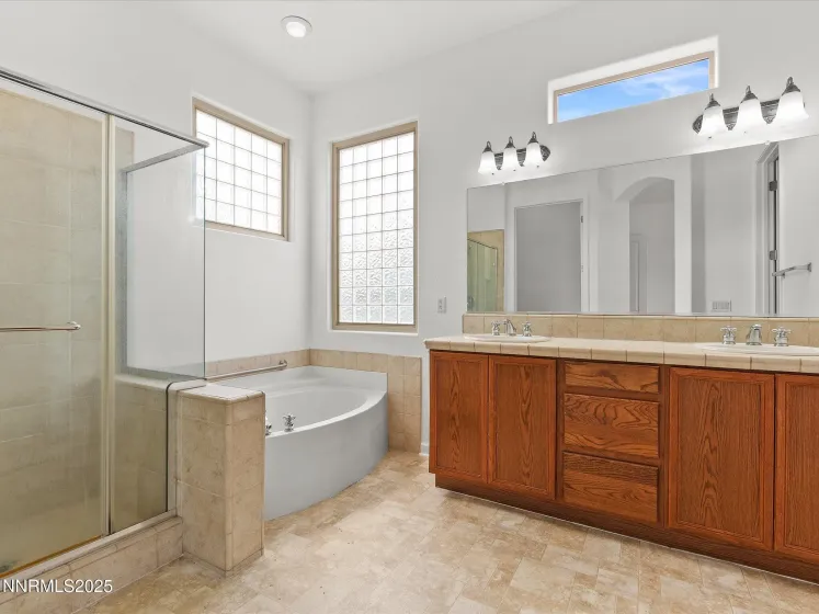 9900 Wilbur May Pkwy, Reno, Nevada 89521, 2 Bedrooms Bedrooms, ,2 BathroomsBathrooms,Residential,Residential,Wilbur May Pkwy,250055987