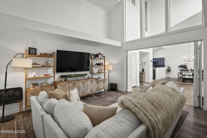 3930 Greenbriar, Reno, Nevada 89509, 2 Bedrooms Bedrooms, ,2 BathroomsBathrooms,Residential,Residential,Greenbriar,260002330