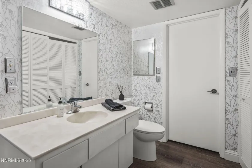 3930 Greenbriar, Reno, Nevada 89509, 2 Bedrooms Bedrooms, ,2 BathroomsBathrooms,Residential,Residential,Greenbriar,260002330