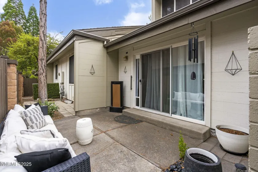 3930 Greenbriar, Reno, Nevada 89509, 2 Bedrooms Bedrooms, ,2 BathroomsBathrooms,Residential,Residential,Greenbriar,260002330