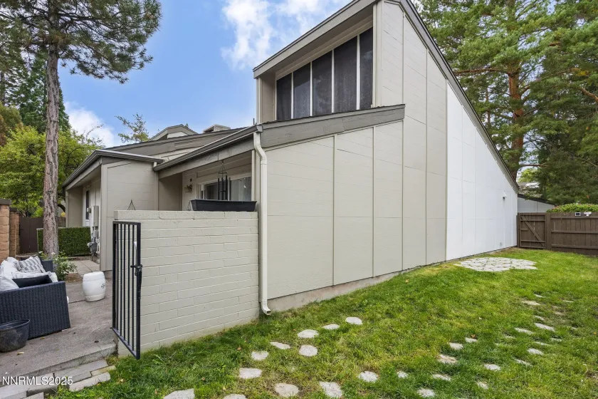 3930 Greenbriar, Reno, Nevada 89509, 2 Bedrooms Bedrooms, ,2 BathroomsBathrooms,Residential,Residential,Greenbriar,260002330