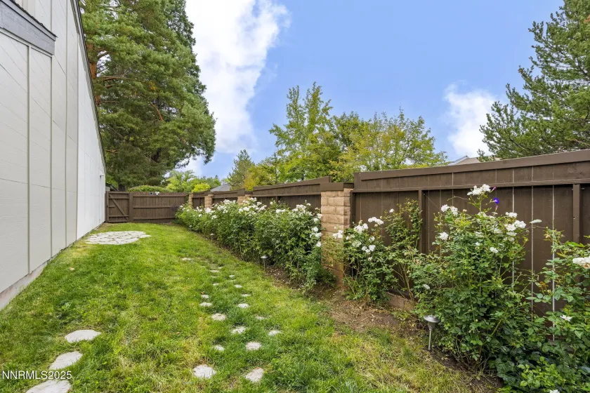 3930 Greenbriar, Reno, Nevada 89509, 2 Bedrooms Bedrooms, ,2 BathroomsBathrooms,Residential,Residential,Greenbriar,260002330