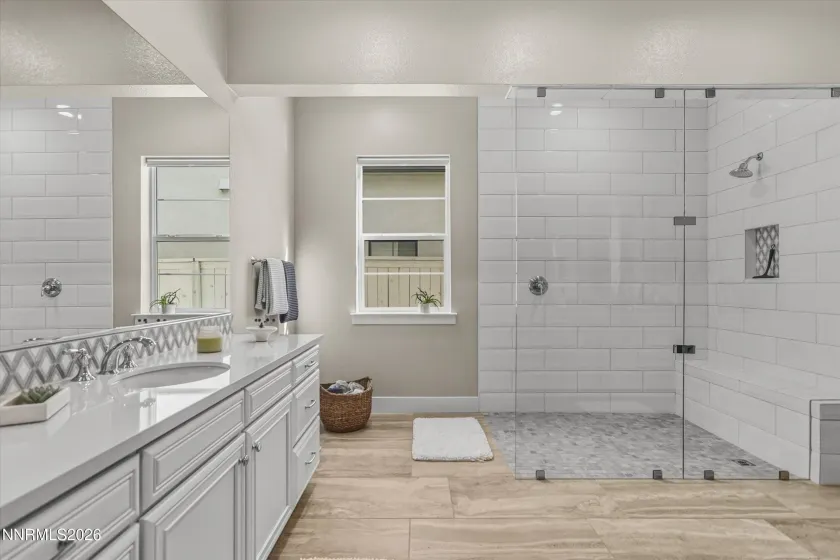 715 Pleasant Oak, Reno, Nevada 89511, 5 Bedrooms Bedrooms, ,6 BathroomsBathrooms,Residential,Residential,Pleasant Oak,260002329