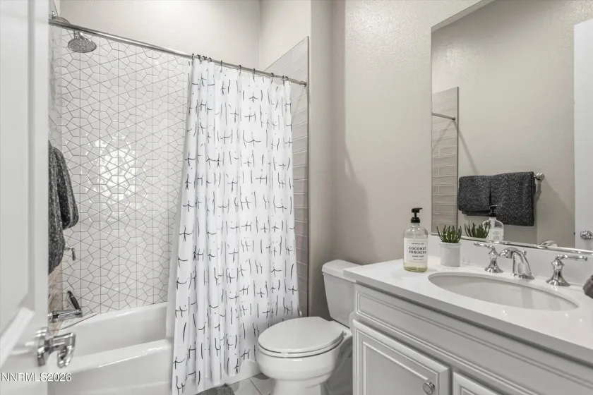 715 Pleasant Oak, Reno, Nevada 89511, 5 Bedrooms Bedrooms, ,6 BathroomsBathrooms,Residential,Residential,Pleasant Oak,260002329