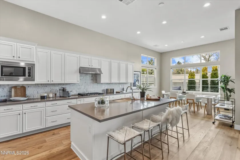 715 Pleasant Oak, Reno, Nevada 89511, 5 Bedrooms Bedrooms, ,6 BathroomsBathrooms,Residential,Residential,Pleasant Oak,260002329