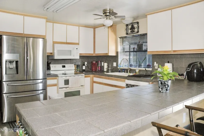 1002 Shadow, Carson City, Nevada 89705, 4 Bedrooms Bedrooms, ,2 BathroomsBathrooms,Residential,Residential,Shadow,260002334