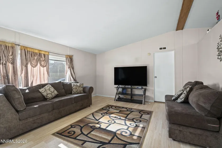 2701 Larkspur, Reno, Nevada 89512, 3 Bedrooms Bedrooms, ,2 BathroomsBathrooms,Residential,Residential,Larkspur,260001432