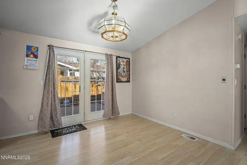 2701 Larkspur, Reno, Nevada 89512, 3 Bedrooms Bedrooms, ,2 BathroomsBathrooms,Residential,Residential,Larkspur,260001432