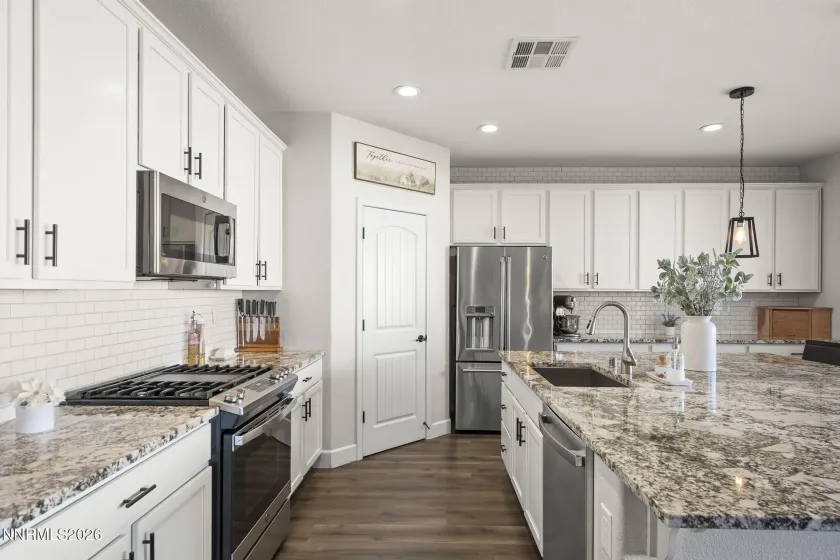 807 Lexington Arch, Sparks, Nevada 89441, 4 Bedrooms Bedrooms, ,3 BathroomsBathrooms,Residential,Residential,Lexington Arch,260002340