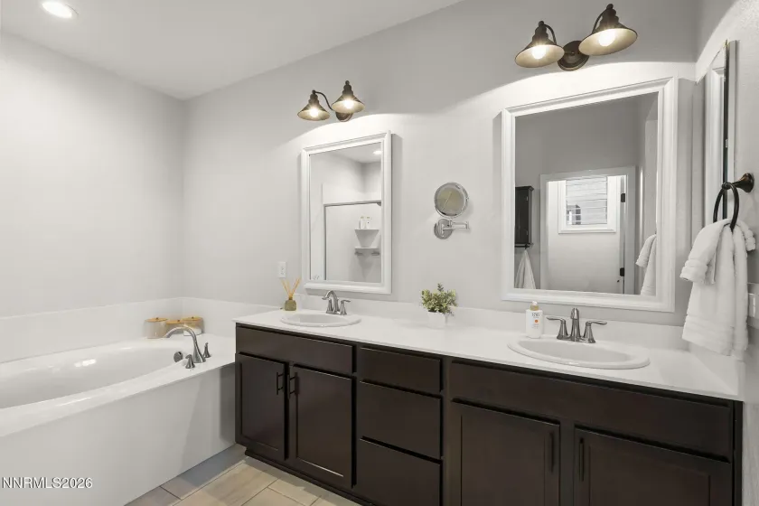 807 Lexington Arch, Sparks, Nevada 89441, 4 Bedrooms Bedrooms, ,3 BathroomsBathrooms,Residential,Residential,Lexington Arch,260002340